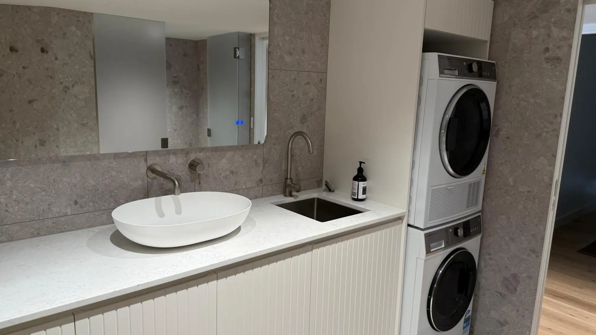 La Pacifique Apartments Gold Coast
