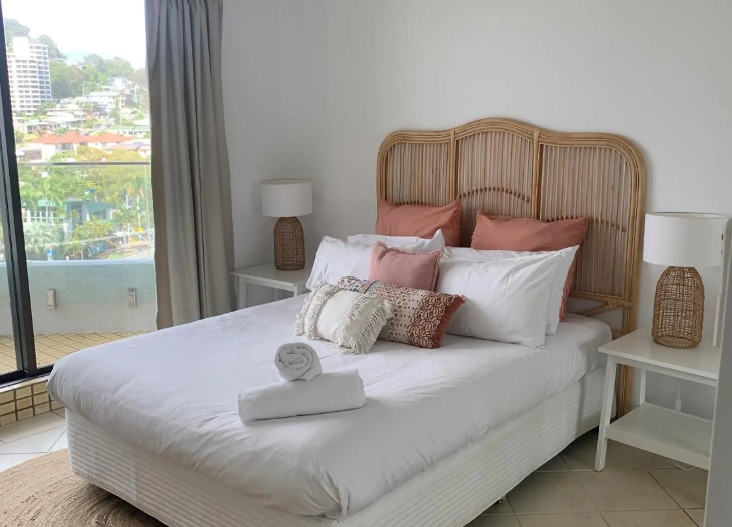 La Pacifique Apartments Gold Coast